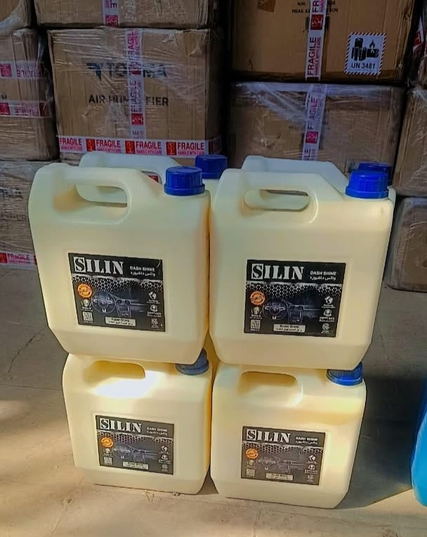 مایع تمیز و براق کننده داشبورد و لاستیک خودرو مدل سیلین اقتصادی حجم 4 لیتر
